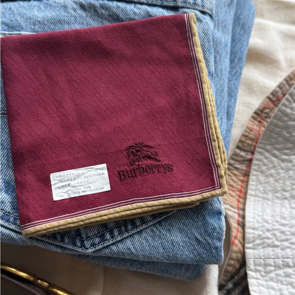 Burberry Vintage mini scarf in Burgundy -handkerchief